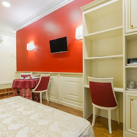 Dimora Frattina 4*