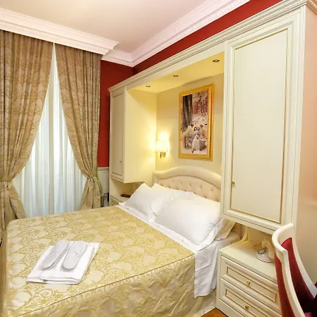 Dimora Frattina 4*