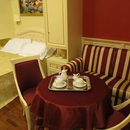 Dimora Frattina 4* Rom